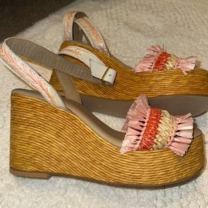 Cute spring/summer wedges!Worn once!